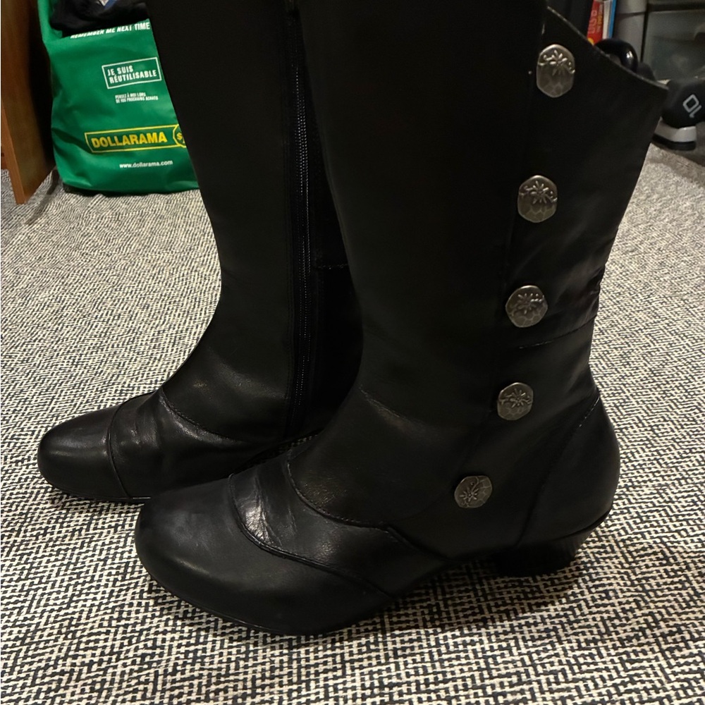 Vintage Funky Black Leather Boots
